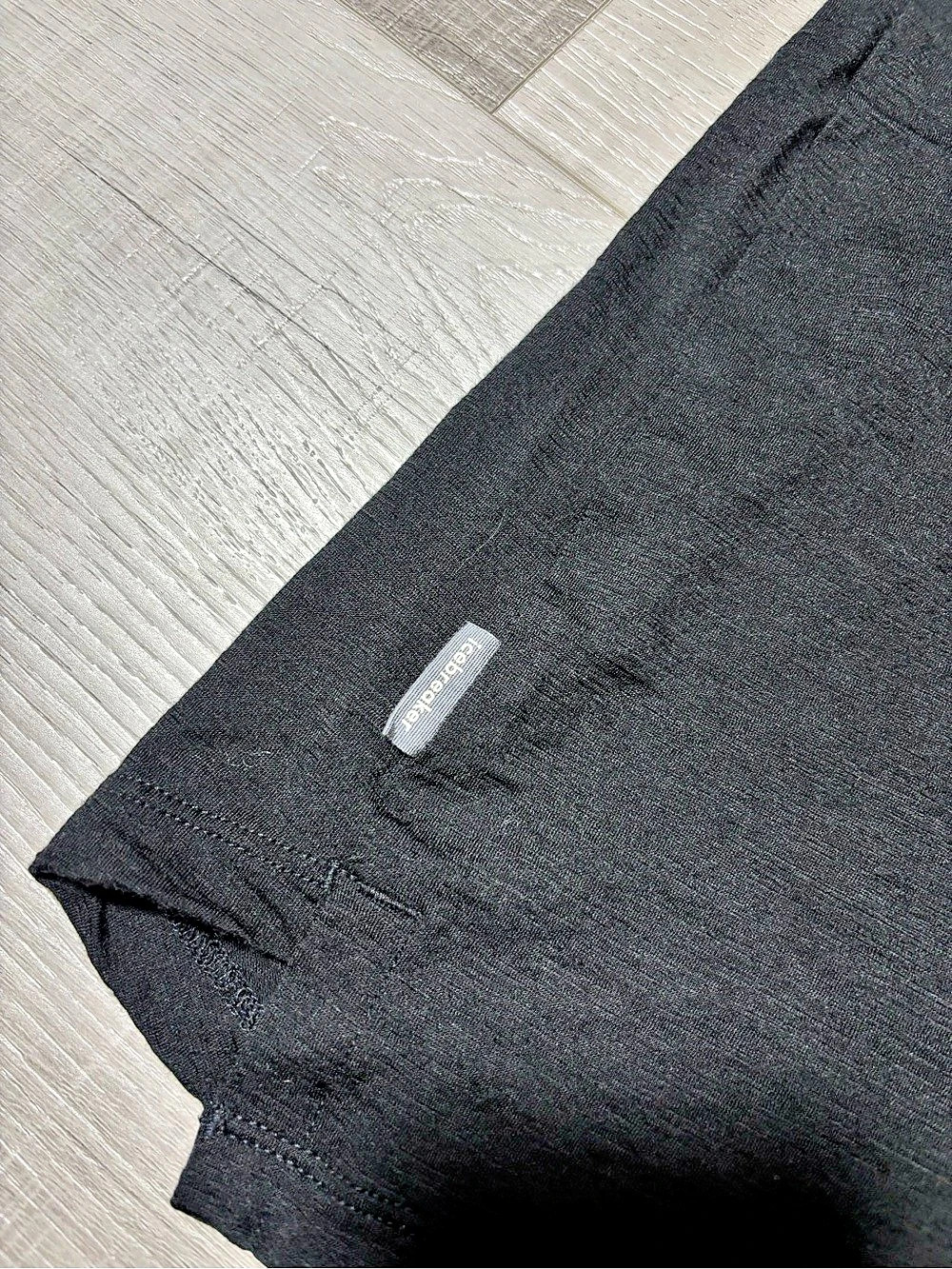 Icebreaker Women’s Merino 150 Wool Short Sleeve Tee Black Large - Picture 6 of 9